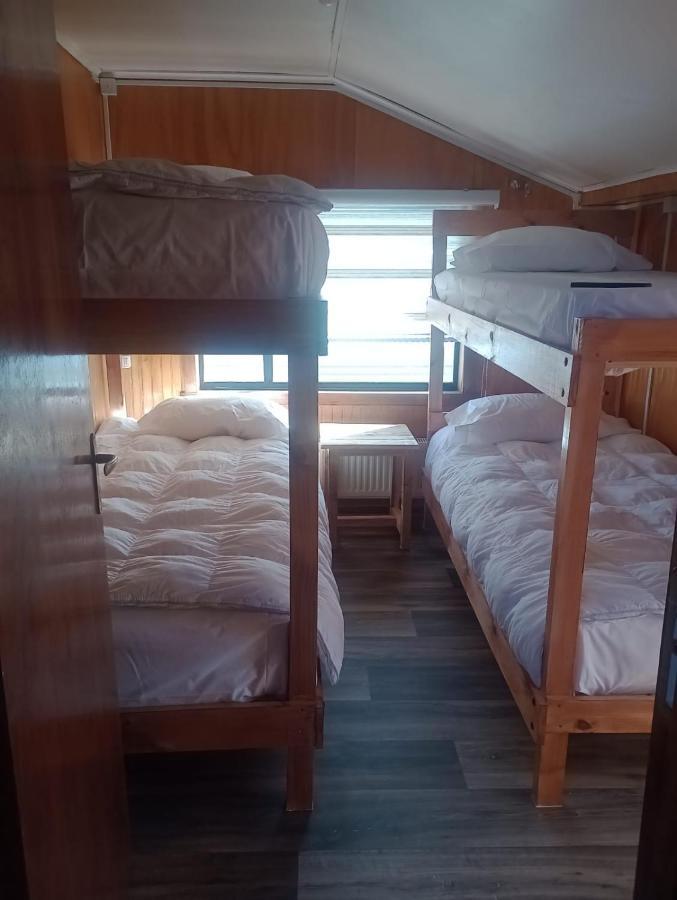 푸에르토나탈레스 Isla Yu Backpacker 호스텔 외부 사진