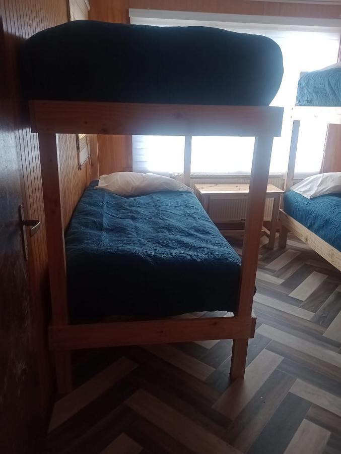 푸에르토나탈레스 Isla Yu Backpacker 호스텔 외부 사진