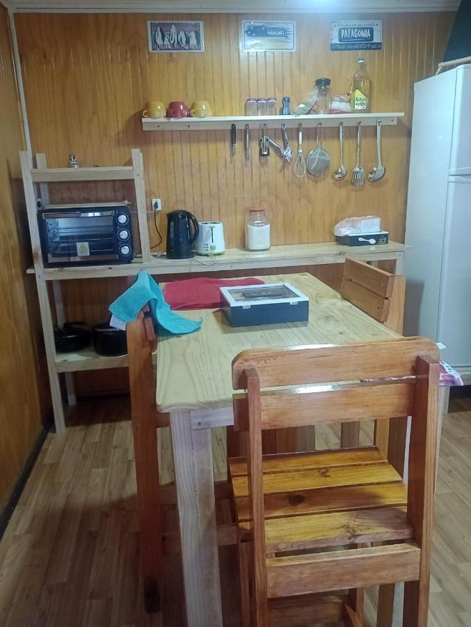푸에르토나탈레스 Isla Yu Backpacker 호스텔 외부 사진