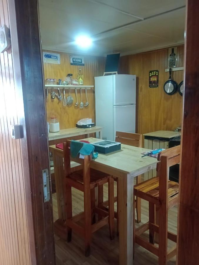 푸에르토나탈레스 Isla Yu Backpacker 호스텔 외부 사진