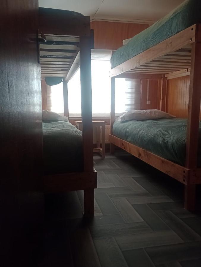 푸에르토나탈레스 Isla Yu Backpacker 호스텔 외부 사진