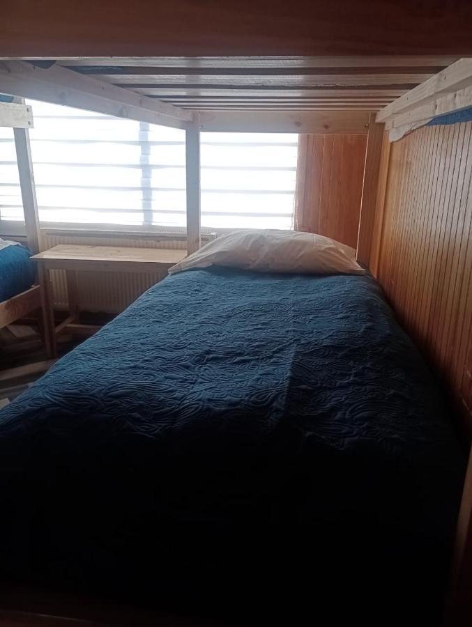 푸에르토나탈레스 Isla Yu Backpacker 호스텔 외부 사진