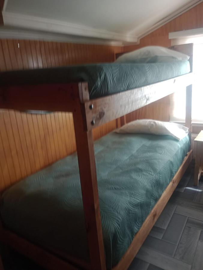 푸에르토나탈레스 Isla Yu Backpacker 호스텔 외부 사진