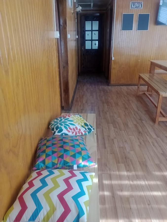 푸에르토나탈레스 Isla Yu Backpacker 호스텔 외부 사진